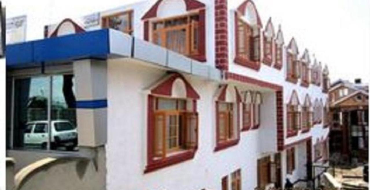 Hotel Grand City Heart Srīnagar Esterno foto