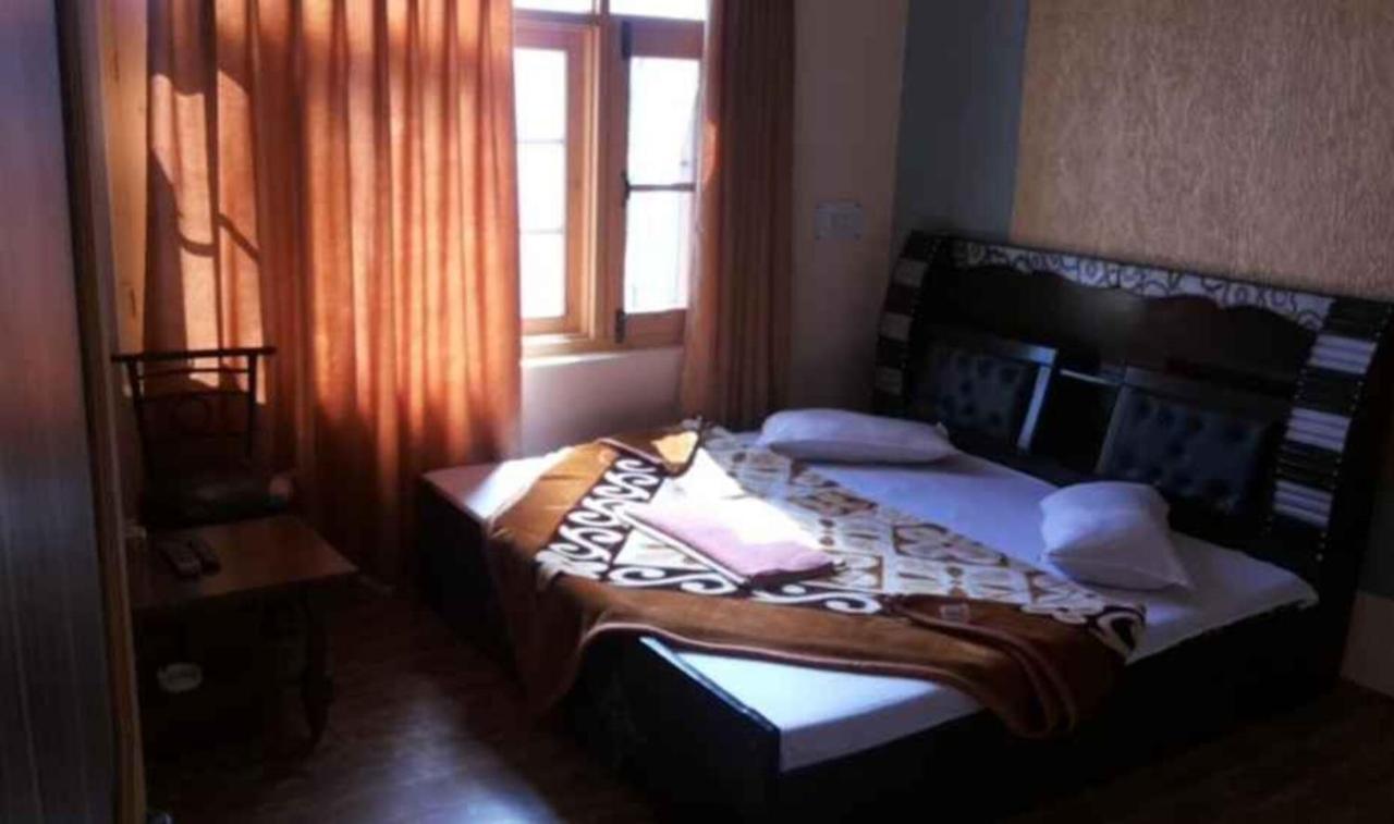 Hotel Grand City Heart Srīnagar Esterno foto